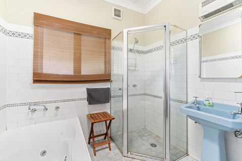 3 Sisters Blue Mountains Cottage - Kempsey Accommodation 3