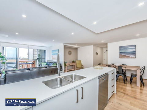 303 'The Shoal', 4-8 Bullecourt Street - Air Conditioning, WIFI, Netflix, Views, Linen & Lift - Kempsey Accommodation 1