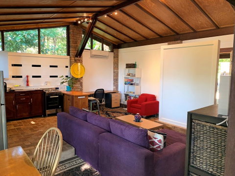 305 Montville - The Artist's Cottage - Kempsey Accommodation 1