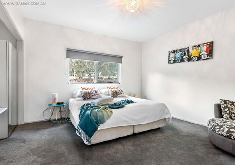 4 King Or 8 Single Beds WiFi, Netflix, Pet Friendly - Kempsey Accommodation 1