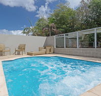 516 'Oaks Pacific Blue' 265 Sandy Point Road- private pool aircon WIFI - Kempsey Accommodation