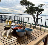 6 'SHOAL TOWERS' 11 SHOAL BAY RD - STUNNING WATER VIEWS  PERFECT LOCATION - Kempsey Accommodation