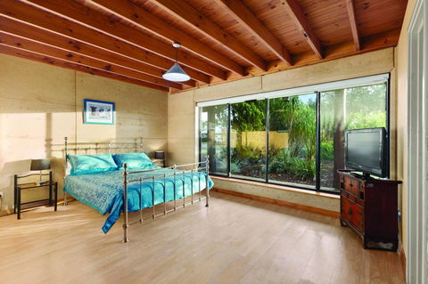 9 Marshall Street - Large Family Holiday Home Just Metres To The Beach - Kempsey Accommodation 2