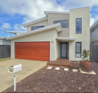 A Little Luxury in Town - Kempsey Accommodation