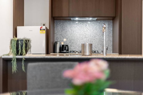 A Modern Apt, 5-min Walk To Queen Victoria Market - Kempsey Accommodation 3