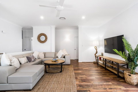 A PERFECT STAY - Julian Rocks House - Kempsey Accommodation 0