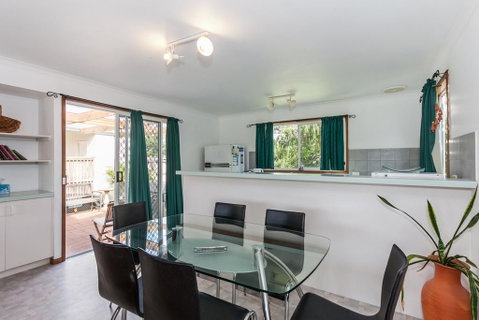 A River Bed Cottage - Kempsey Accommodation 2