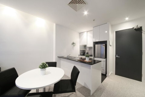 A Spacious & Central 2BR Apt Near Flinders Station - Kempsey Accommodation 2