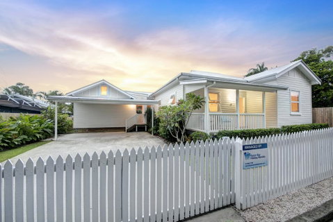 A Summer Cottage - Kempsey Accommodation 1
