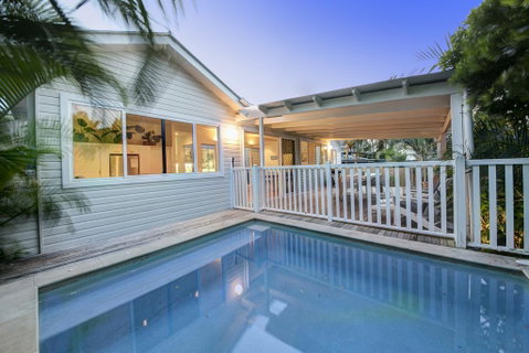 A Summer Cottage - Kempsey Accommodation 0