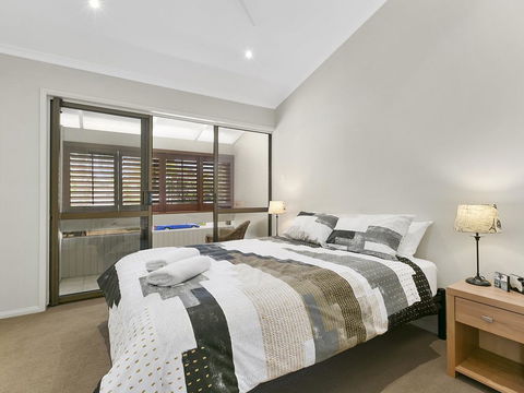 A Superb Location For Enjoying The Best Of Noosa - Unit 2/69 Noosa Parade - Kempsey Accommodation 3
