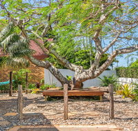 A SWEET ESCAPE - Byron Surf Cottage - walk to Byron - Kempsey Accommodation