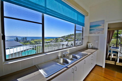 AAA Views, 2 View Street - Kempsey Accommodation 2