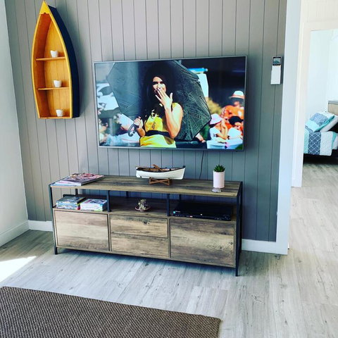 Abode Callala Beach Jervis Bay - 100m To Beach! - Kempsey Accommodation 3