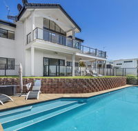 Above and Beyond - Beautiful Home with Pool - Kempsey Accommodation