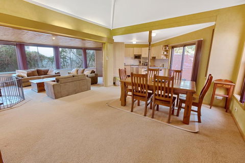 Above Sunset - 100m From The Paynesville Lakes - Kempsey Accommodation 3