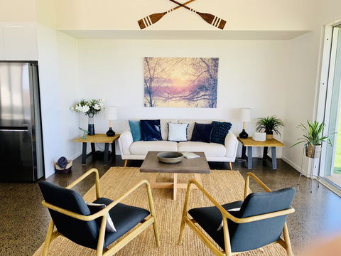 Absolute Beachfront & Secluded New Home - Kempsey Accommodation 3