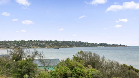 ABSOLUTE BEACHFRONT - FRANKSTON - Kempsey Accommodation 1