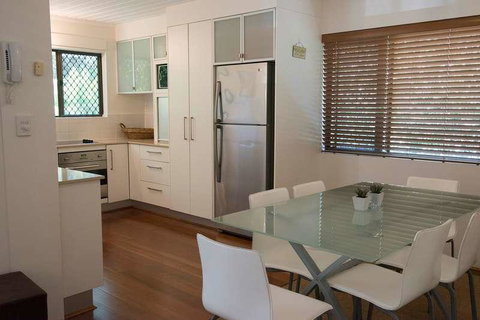 Absolute Beachfront - Mooloolaba - Kempsey Accommodation 1