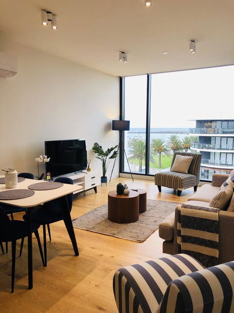 Absolute Waterfront Apt 319 Lighthouse - Kempsey Accommodation 3