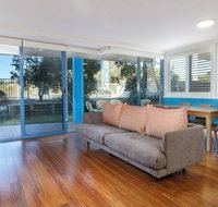 Across the road from the beach - Kempsey Accommodation