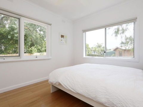 DROMANA BEACH SHACK - Kempsey Accommodation 4