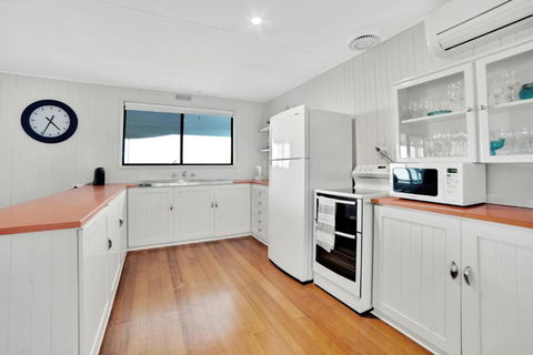 Dune Views - Kempsey Accommodation 4