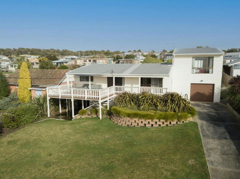 Dune Views - Kempsey Accommodation 0