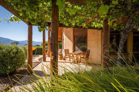Earthen Home - Kempsey Accommodation 4