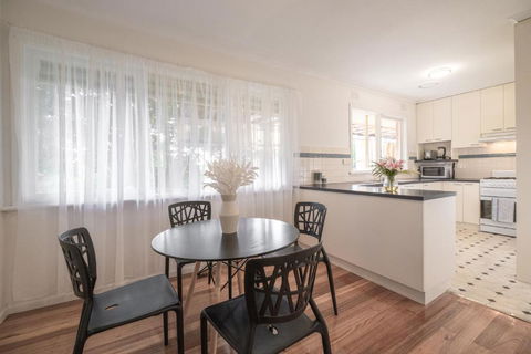 Doncaster East Garden 2br House - Kempsey Accommodation 0