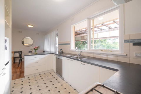 Doncaster East Garden 2br House - Kempsey Accommodation 4