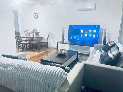 Elegant And Spacious Home + Gym - Kempsey Accommodation 0