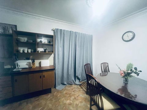 Elegant And Spacious Home + Gym - Kempsey Accommodation 2