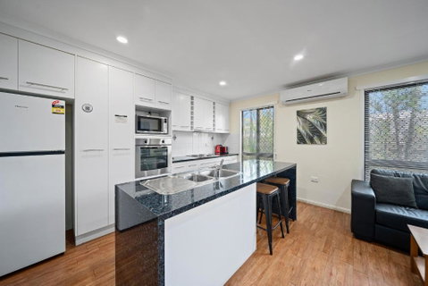 Emerald Motel Apartments - Kempsey Accommodation 1
