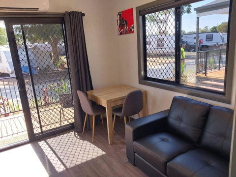 Emerald Tourist Park - Kempsey Accommodation 2