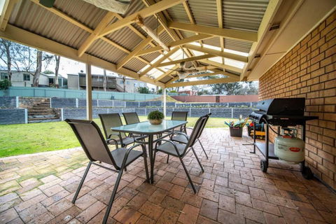 Escape To Adelaide Hills - Kempsey Accommodation 2
