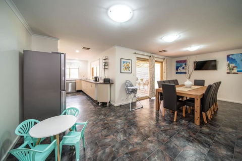 Escape To Adelaide Hills - Kempsey Accommodation 3