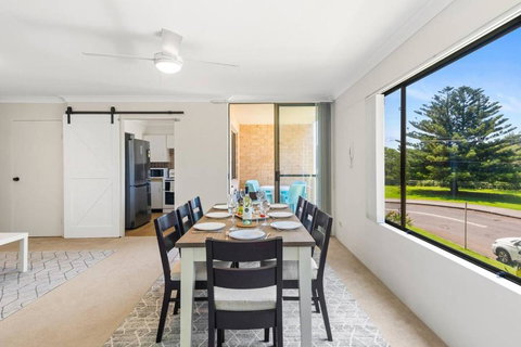 Esplanade Escape - Beachfront Family Bliss - Kempsey Accommodation 2