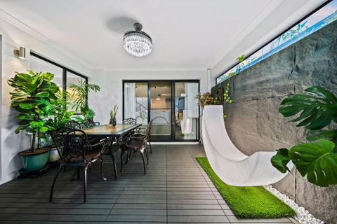 Equitice Winter Moonlight Villa - Kempsey Accommodation 3