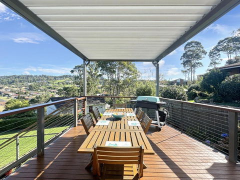 Fab 3-Bed Stay With Great Outdoors & Water Views - Kempsey Accommodation 2