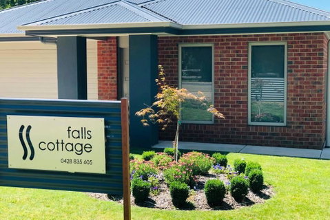 Falls Cottage Whitfield - Kempsey Accommodation 0