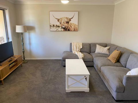 Family Favourite, Spacious 2 Bedroom Unit - Kempsey Accommodation 0
