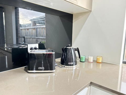 Family Friendly House - Kempsey Accommodation 4