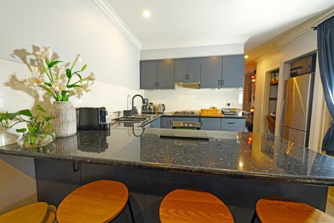 Fawkner Modern 3BR House Netflix WiFi Parking - Kempsey Accommodation 2