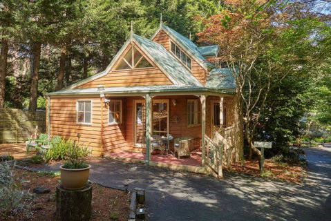 Fernhem Cottages- Love In The Mist - Kempsey Accommodation 0