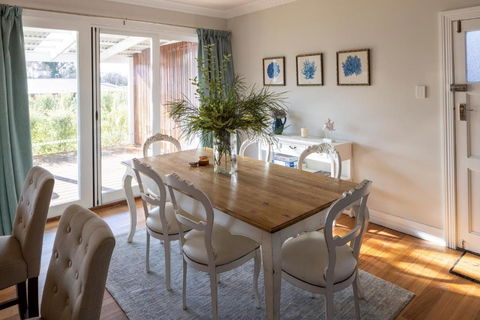 FOREST CORNER - 3 BEDROOM WEATHERBOARD, TRENTHAM - Kempsey Accommodation 1