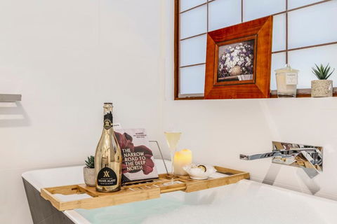 FUN&KY Parking 2 Patios WFH WiFi City Views - Kempsey Accommodation 0