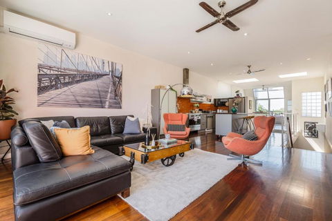 FUN&KY Parking 2 Patios WFH WiFi City Views - Kempsey Accommodation 2