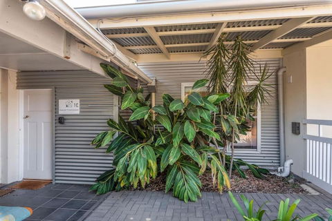 Gawler Townhouses 1C , 1 Queen Bed - Kempsey Accommodation 2