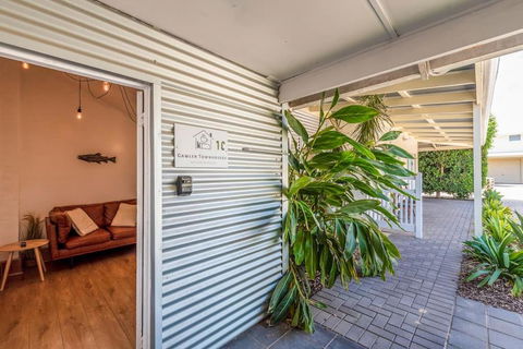 Gawler Townhouses 1C , 1 Queen Bed - Kempsey Accommodation 1